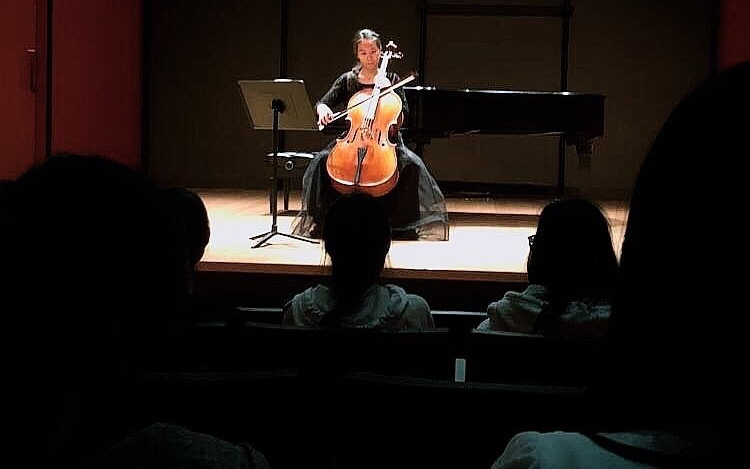 Julianne-cello
