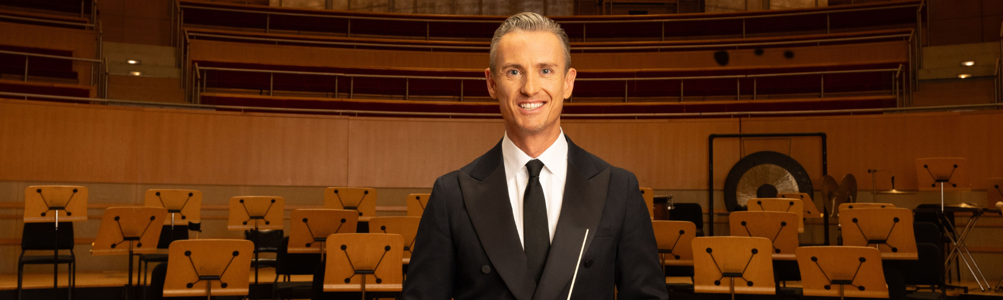 Introducing Pacific Symphony’s Next Artistic and Music Director Alexander Shelley