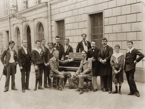 Piano class of Charles de Bériot in 1895, with Ravel on the left